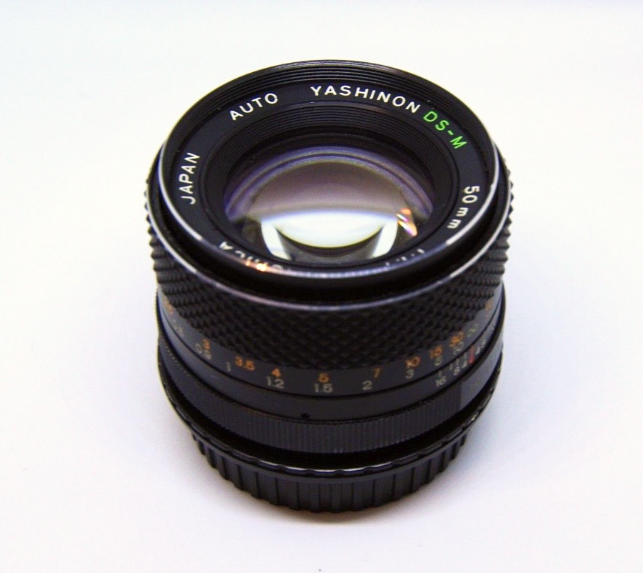 ◎ YASHICA (ヤシカ) AUTO YASHINON-DS 50mm/f1.4《富岡光学製》（M42）