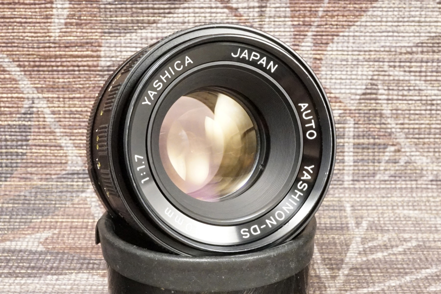 ◎ YASHICA (ヤシカ) AUTO YASHINON-DS 50mm/f1.7《富岡光学製》（M42）